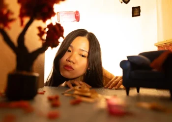 Natania Karin Rangkum Rekam Jejak Lima Tahun Lewat Siluet Kita