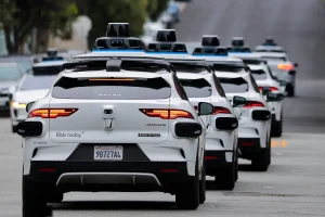 Operasi Robotaxi Bakal Dikenai Sanksi Denda Jika Hambat Petugas Darurat