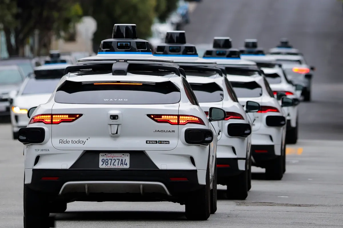 Operasi Robotaxi Bakal Dikenai Sanksi Denda Jika Hambat Petugas Darurat