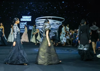 Panggung Lakme Fashion Week Fdci Kembali Guncang Delhi Pero Siap