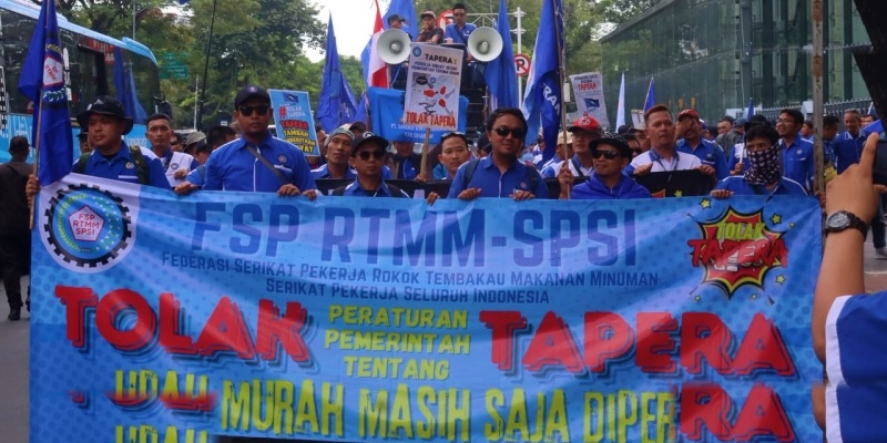 Pascaputusan Ma Buruh Menagih Komitmen Pemerintah Tuntaskan Aturan Usia Pensiun