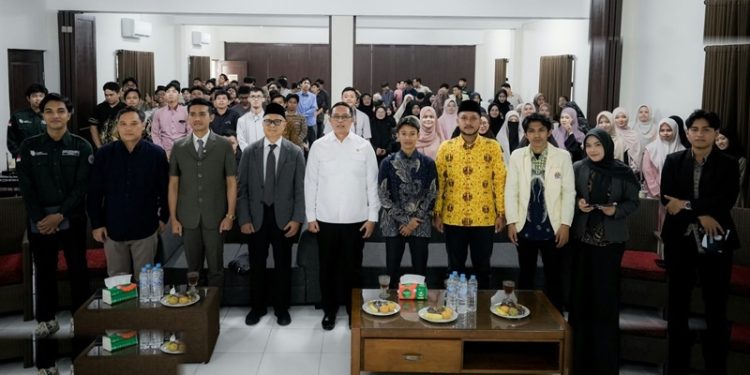 Pesan Hasan Nasbi Ke Mahasiswa Raih Jabatan Tertinggi Tanpa Harus
