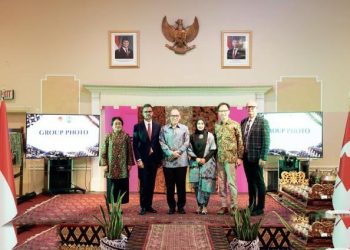 Pesona Batik Nusantara Pukau Pengunjung Lewat Gelaran Fashion Show Elegat.jp