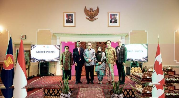 Pesona Batik Nusantara Pukau Pengunjung Lewat Gelaran Fashion Show Elegat.jp