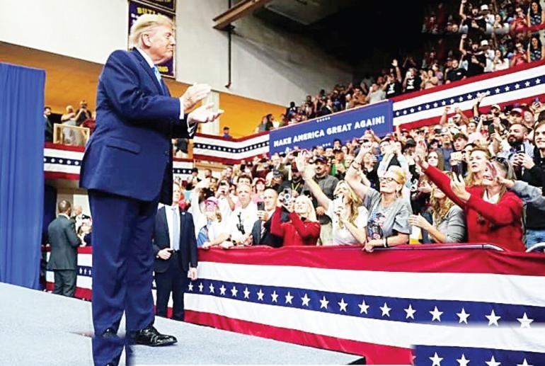 Popularitas Anjlok, Pemilih Independen dan Latin Tinggalkan Donald Trump
