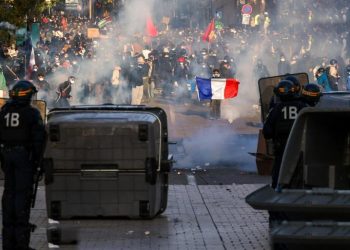 Prancis Memanas Hampir 1000 Pendemo Ditangkap Saat 70 Ribu Aparat