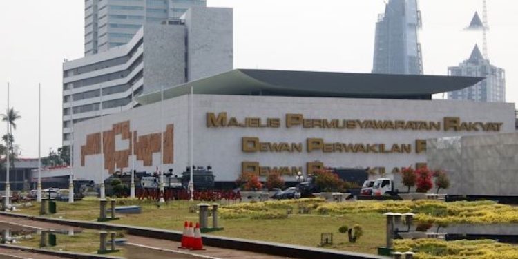 Putusan Mk Terancam Mangkir Tanpa Kawalan Politik Dpr