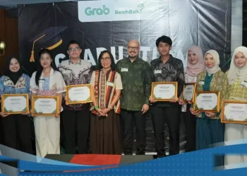 Rangkul Anak Mitra Pengemudi Program Beasiswa Pendidikan Tinggi Resmi Diberikan