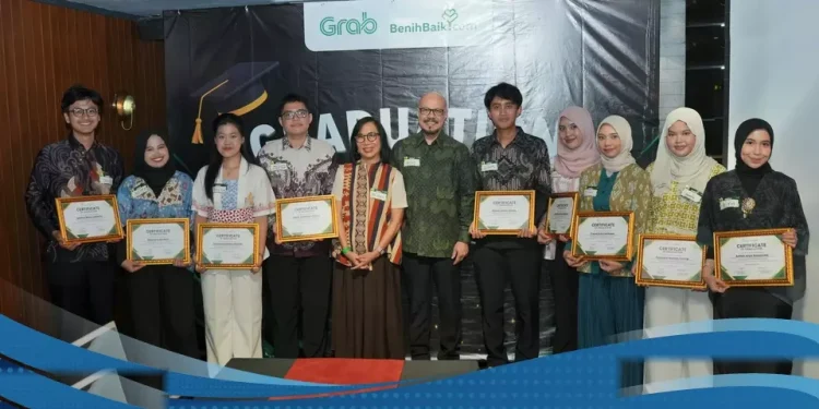 Rangkul Anak Mitra Pengemudi Program Beasiswa Pendidikan Tinggi Resmi Diberikan