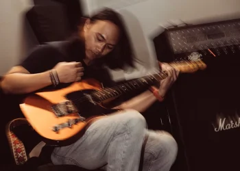 Resonansi Batuan Dan Darah Dalam Refleksi Audio Band The Logical