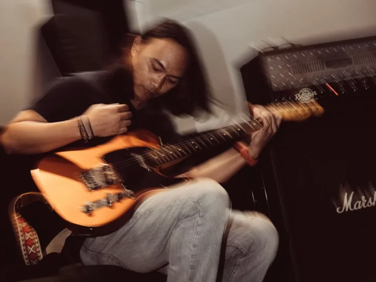 Resonansi Batuan Dan Darah Dalam Refleksi Audio Band The Logical