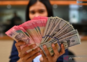 Rupiah Menguat Saat Investor Wait And See Risalah Fomc