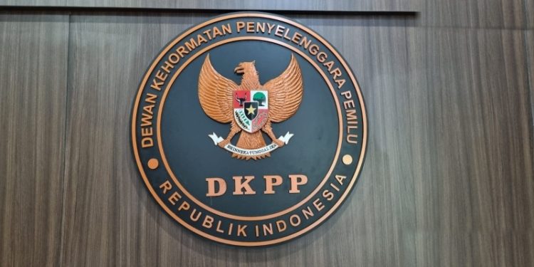 Tangani Aduan Kpu Dkpp Didesak Patuhi Substansi Putusan Mahkamah Konstitusi