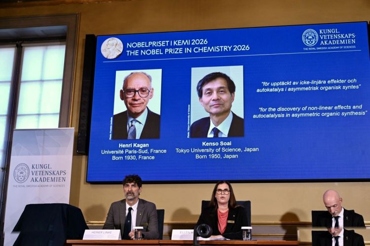 Tiga Ilmuwan Raih Nobel Kimia 2024 Usai Pecahkan Misteri Asal Usul