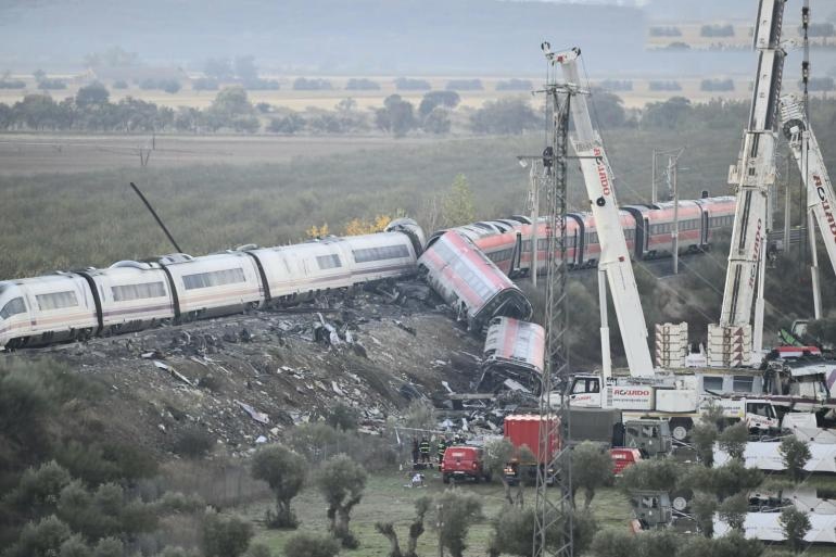 Tragedi Kereta Cepat Di Spanyol Anjlok Dan Hantam Gerbong Penumpang