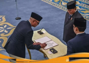Tumpukan Tantangan Bersejarah Menanti Menteri Luar Negeri Baru Indonesia