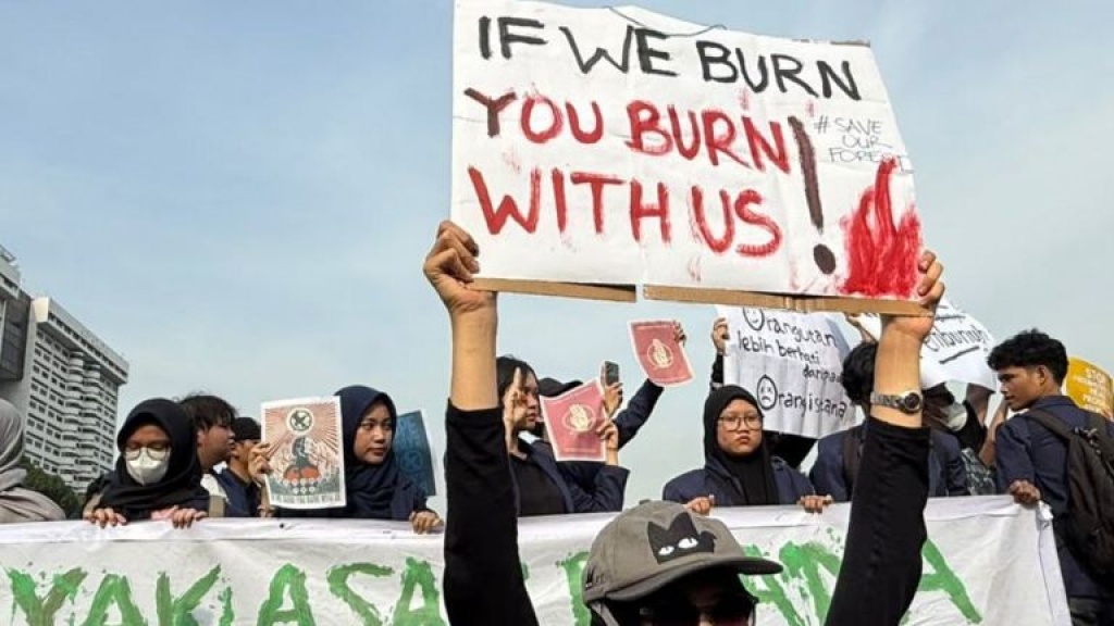 Tuntut Status Bencana Nasional Karhutla, Mahasiswa di Berbagai Kota Gelar Aksi Masif