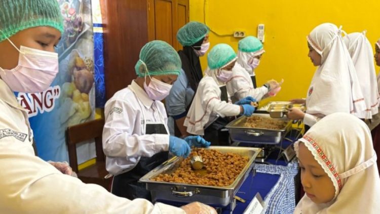 Uji Coba Mbg Prasmanan Solusi Efektif Hentikan Kasus Keracunan Massal