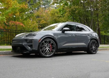 Uji Karakter Porsche Macan Turbo Listrik Antara Identitas Performa Dan