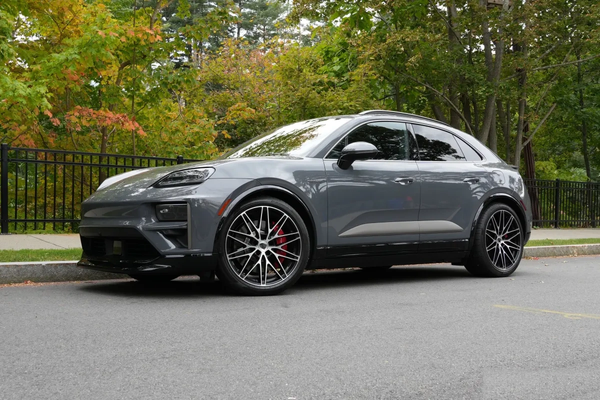 Uji Karakter Porsche Macan Turbo Listrik Antara Identitas Performa Dan