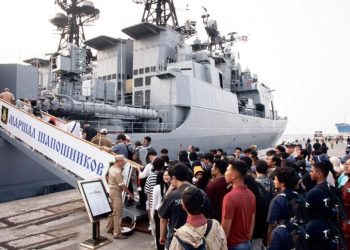 Warga Antusias Serbuan Kapal Perang Rusia Dalam Gelaran Open Ship