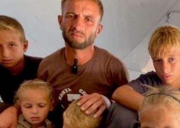 Warga Gaza Terus Berpindah Pengungsian Di Bawah Bayang Bayang Kematian