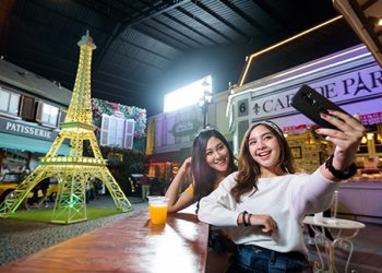 Menara Eiffel Paris Museum Angkut Jawa Timur Park