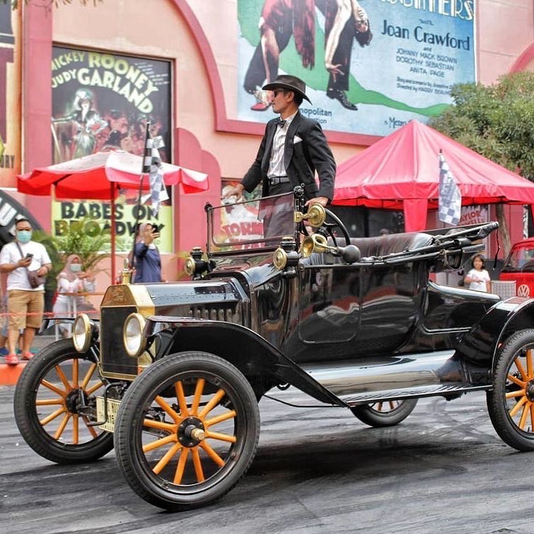 Vehicle Live Action Museum Angkut Jawa Timur Park