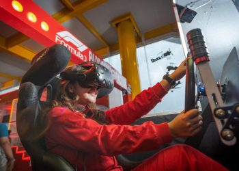 Naik Vr Berasa Balapan Cuma Di Vr Racing Simulator Museum Angkut