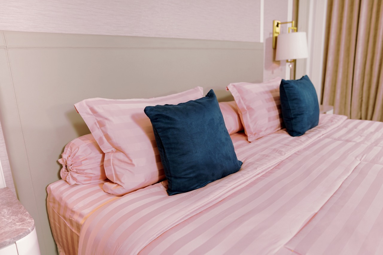 jual-set-sprei-bed-cover-salur-mauve-jacquard-tencel.jpeg