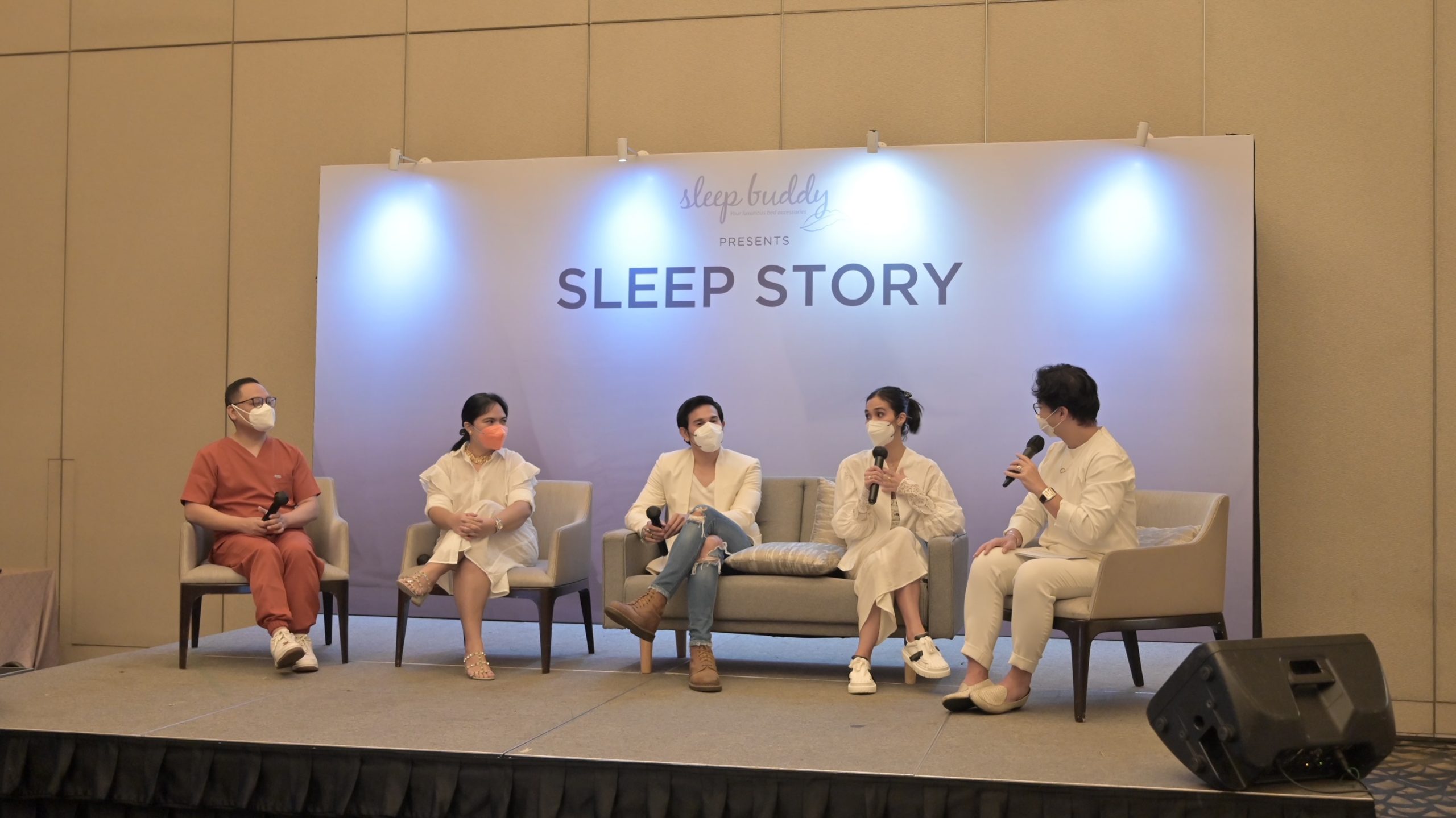 Meningkatkan Kualitas Tidur Ala Marsha Timothy Dan Vino G. Bastian
