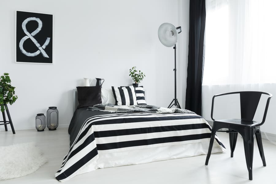 Bedcover Hitam Putih
