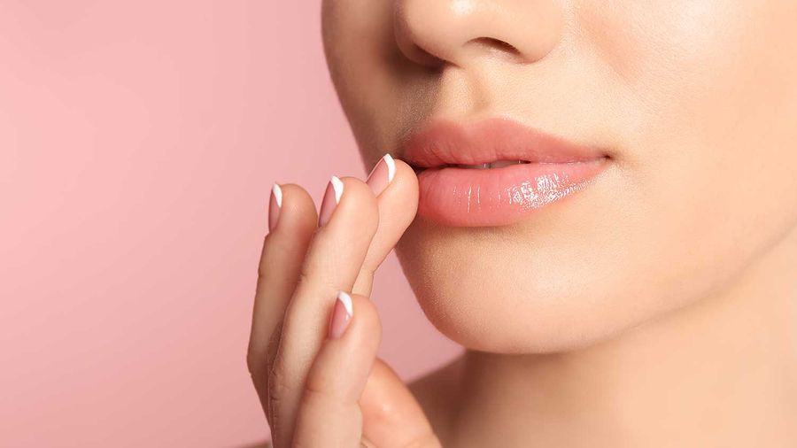 Mencerahkan Bibir Secara Alami