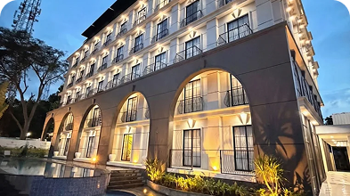 Heliconia Hotel Batu