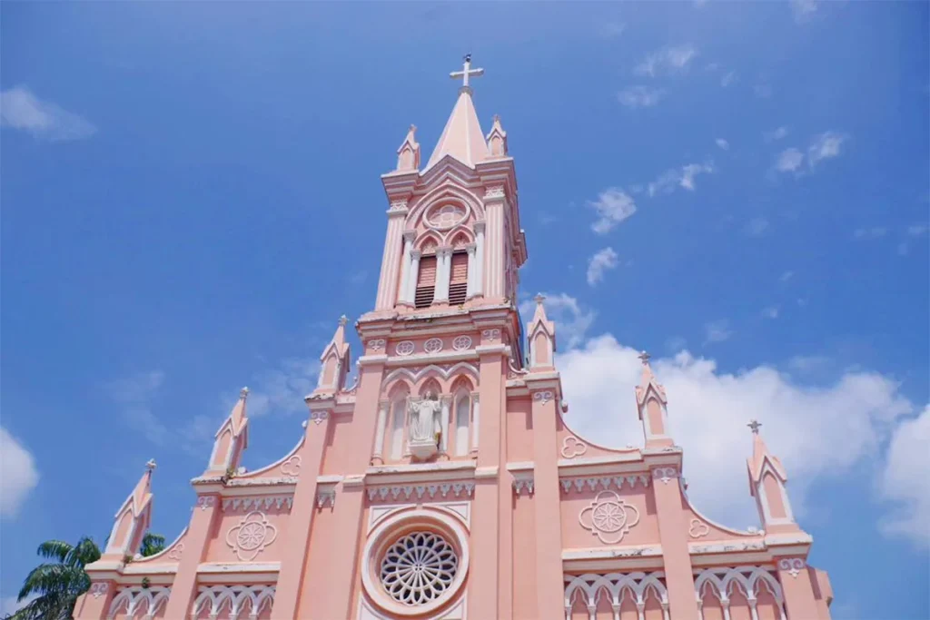 Da Nang Cathedral | Tour Vietnam