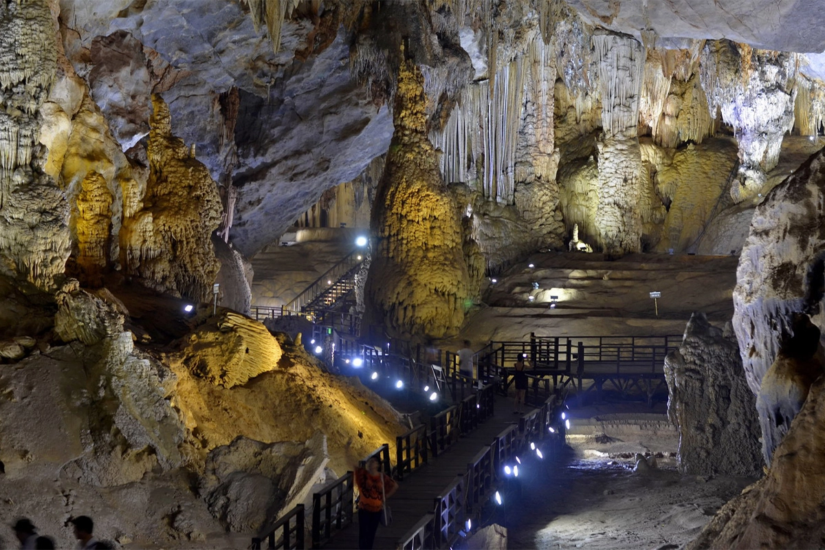 Thien Cung Cave | Vietnam Tour, wisata ha long bay