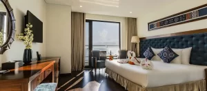 1. Premiere Bed Room Balcona