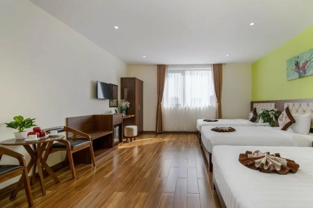 2. Superior Bed Room Tay Bac