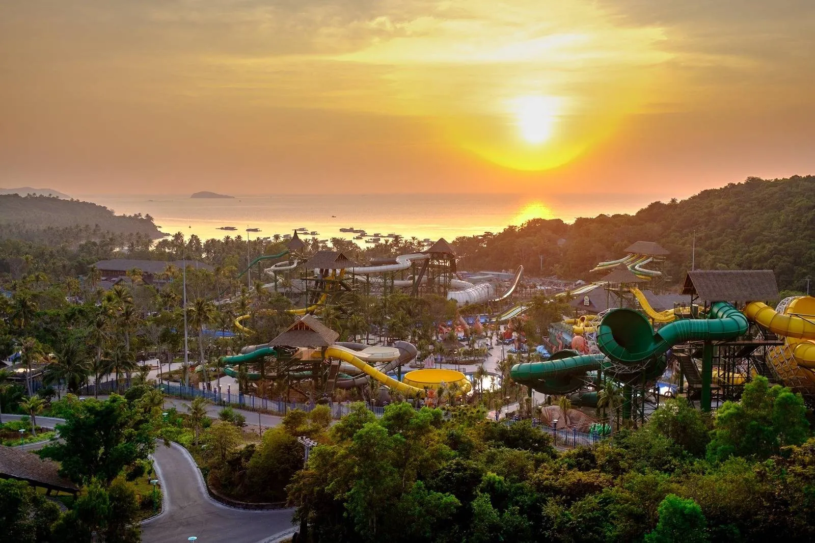 keindahahan sun world, Ba Na Hills saat matahari terbenam
