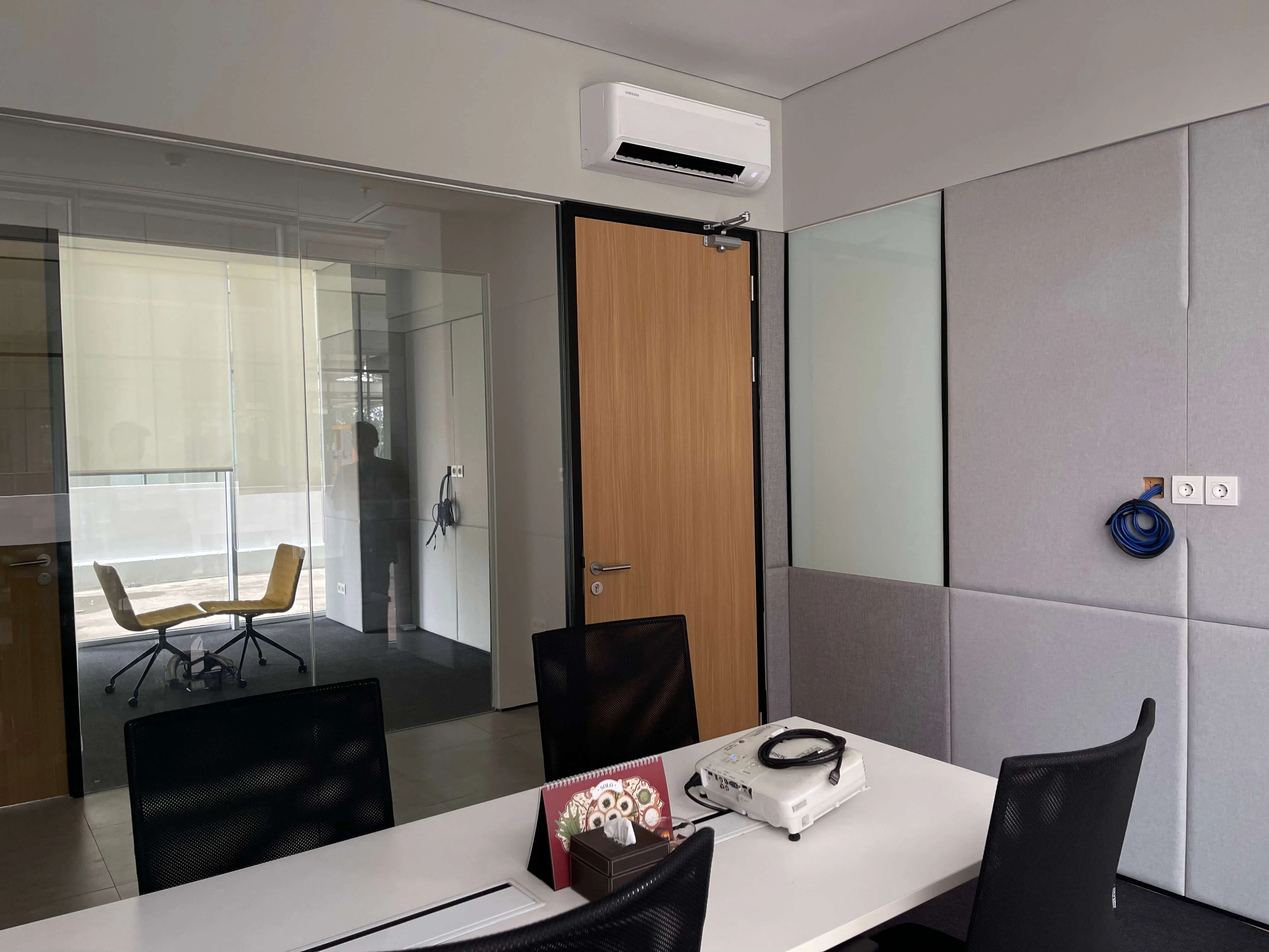 Instalasi HVAC Kantor FKS Dengan Sistem Samsung – Solusi Pendinginan Profesional