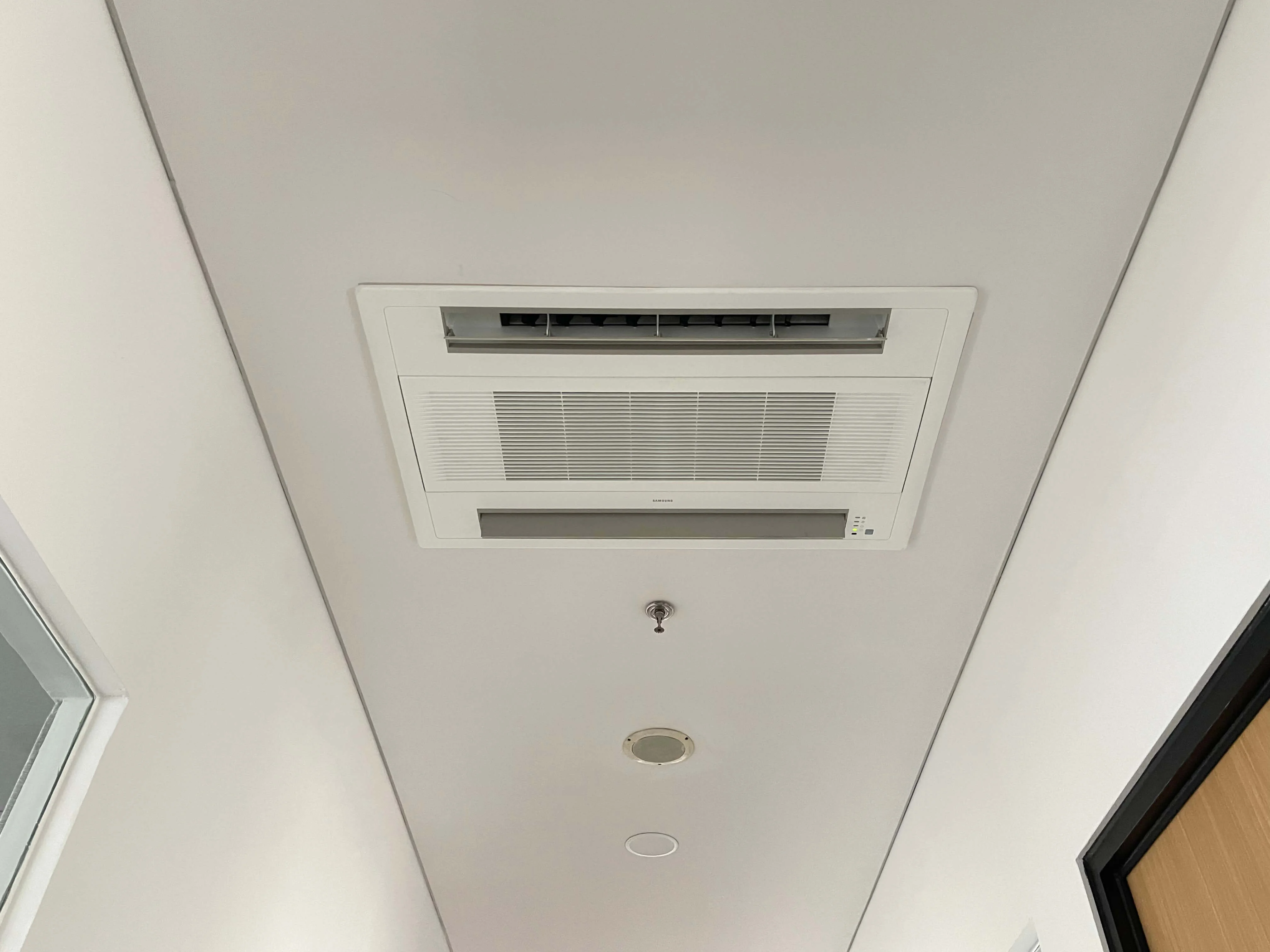 Instalasi HVAC Kantor FKS Dengan Sistem Samsung – Solusi Pendinginan Profesional