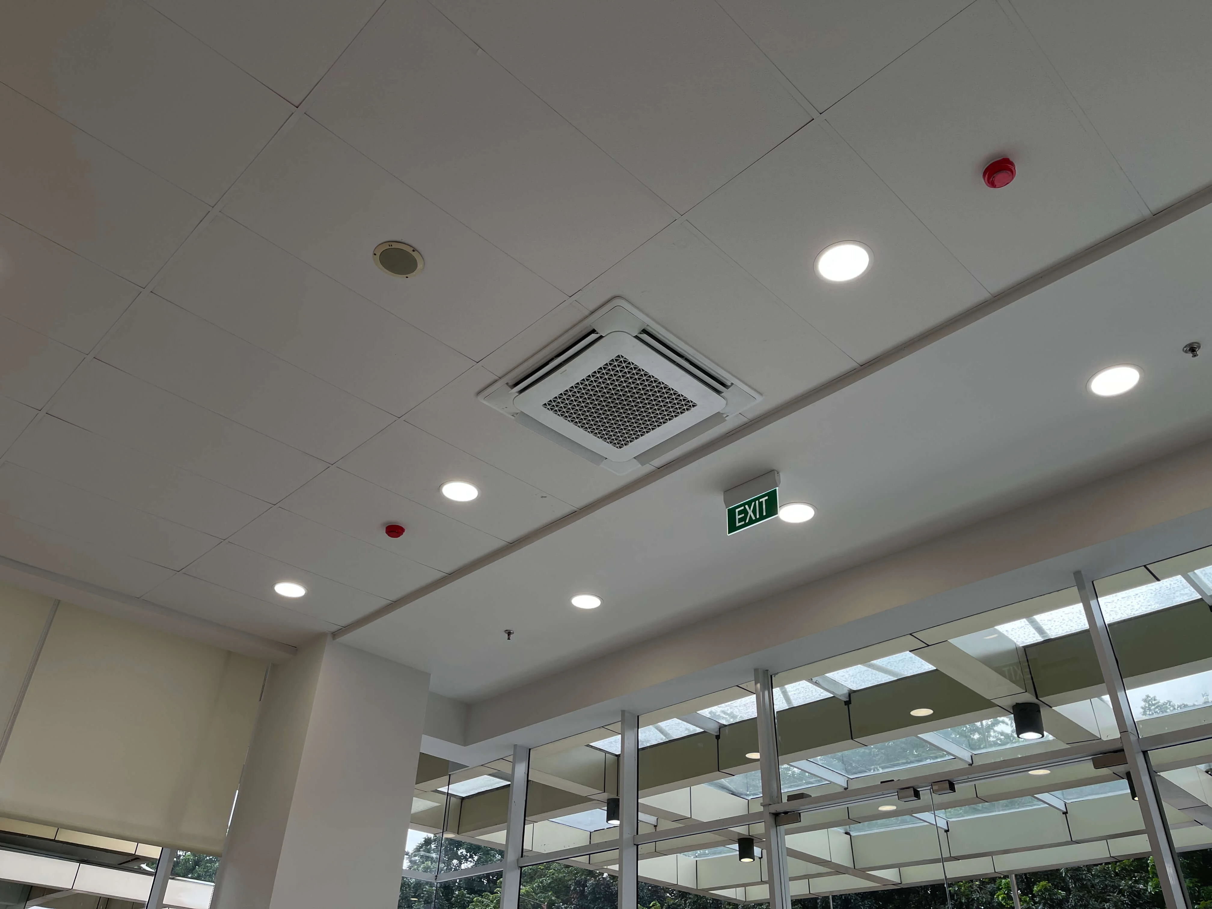 Instalasi HVAC Kantor FKS Dengan Sistem Samsung – Solusi Pendinginan Profesional