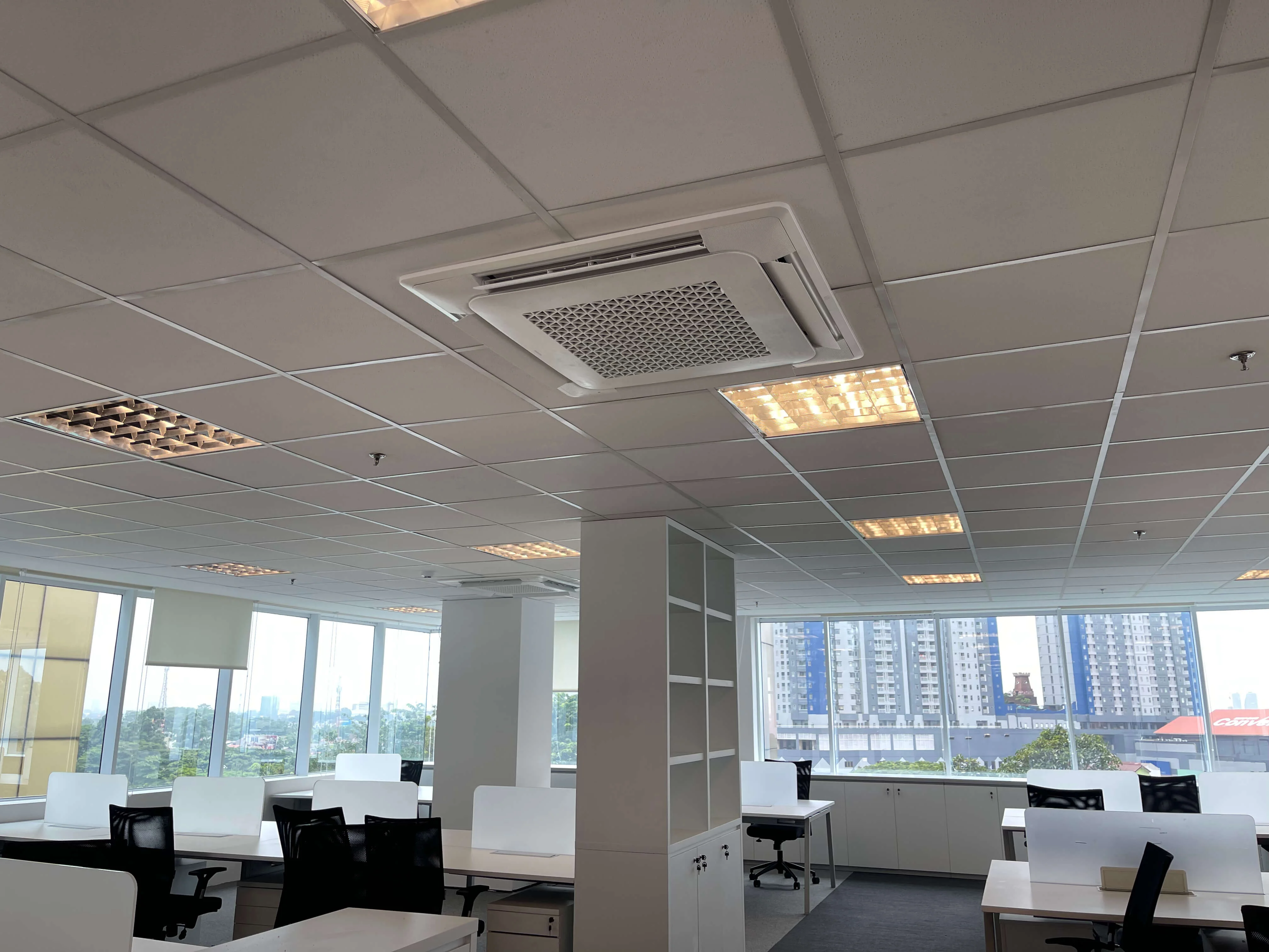 Instalasi HVAC Kantor FKS Dengan Sistem Samsung – Solusi Pendinginan Profesional