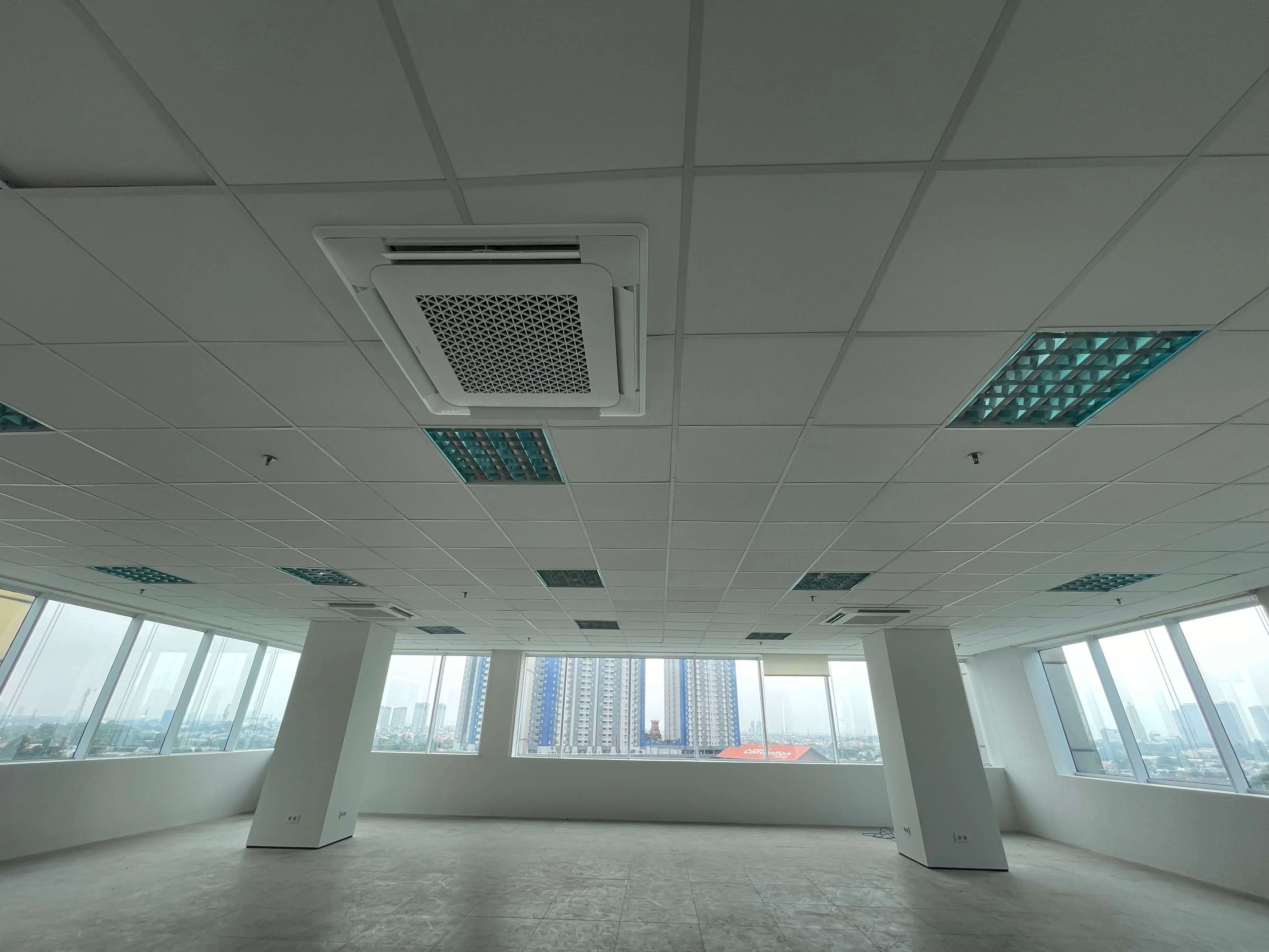 Instalasi HVAC Kantor FKS Dengan Sistem Samsung – Solusi Pendinginan Profesional