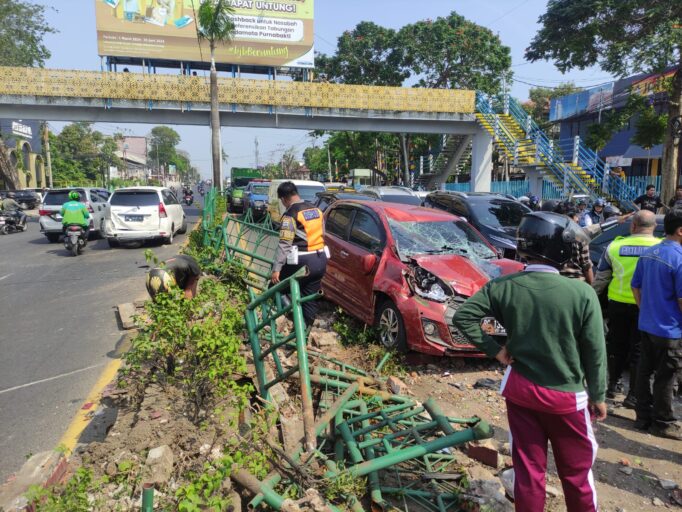 Kecelakaan Beruntun di Depan SMAN 3 Palembang, Nihil Korban Jiwa