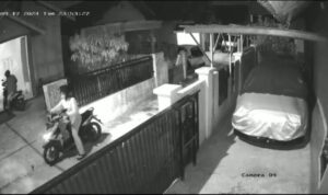 Terekam CCTV, Dua Sejoli Gasak Motor dengan di Lorong Muhajirin III Palembang