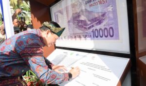 Geliatkan Ekonomi dan Pariwisata Sumsel, Resmikan Memorabilia Uang Rupiah Pecahan Rp10 Ribu 