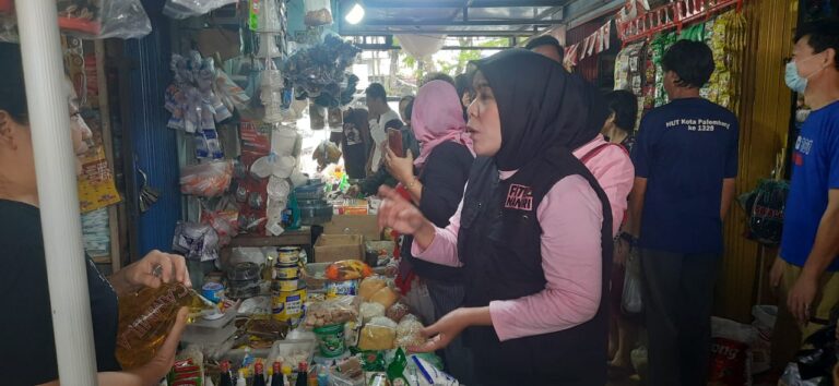 Kampanye di Pasar Padang Selasa, Pedagang Keluhkan Keamanan Palembang ke Fitrianti Agustinda