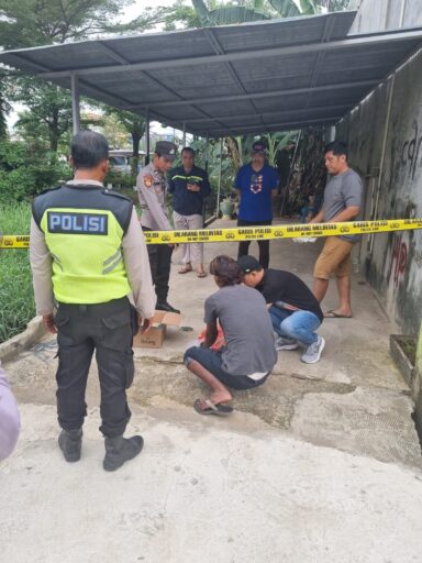 Warga Sako Temukan Mayat Bayi di Depan Garasi Mobil