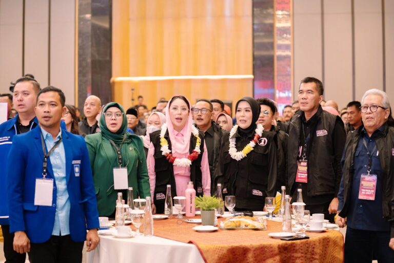 Debat Pertama, Fitri-Nandri Paparkan Visi-Misi Palembang Maju-Mapan